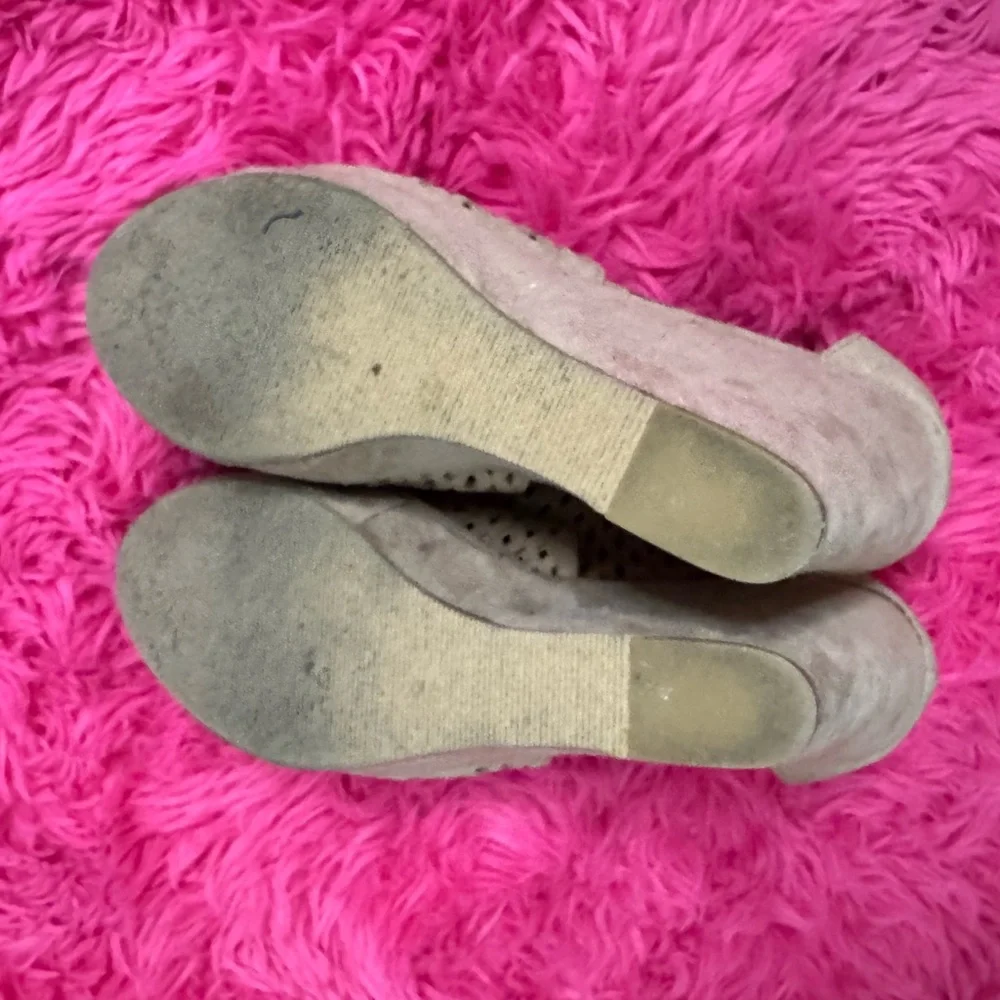 Chinese Laundry Tan Wedge Shoes with Urban-Chic Design - women’s‎ size 9